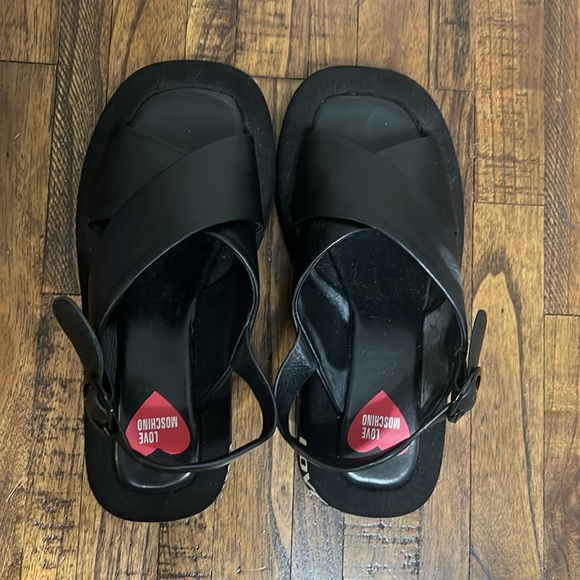 Love Moschino Sandals Black leather crossover pattern with buckle closure sz 38 - Picture 6 of 15
